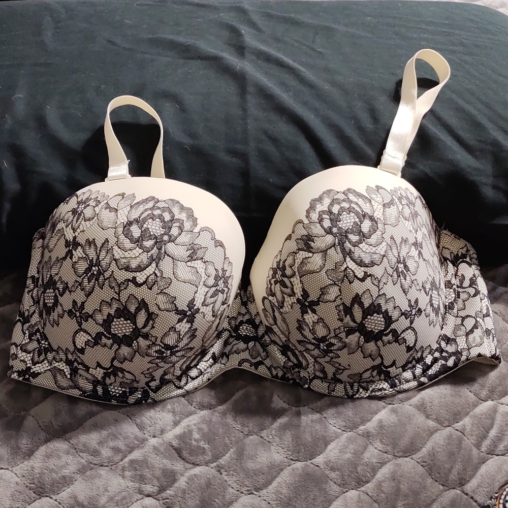 42DD Torrid black lace push up strapless